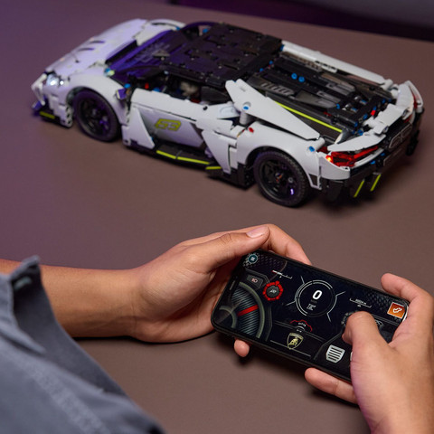 לגו טכניק מכונית על lego - Lamborghini Revuelto 42214