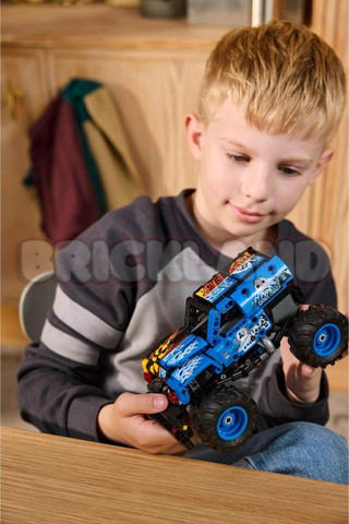 לגו טכני אש וקרח Monster Jam Grave Digger 42219