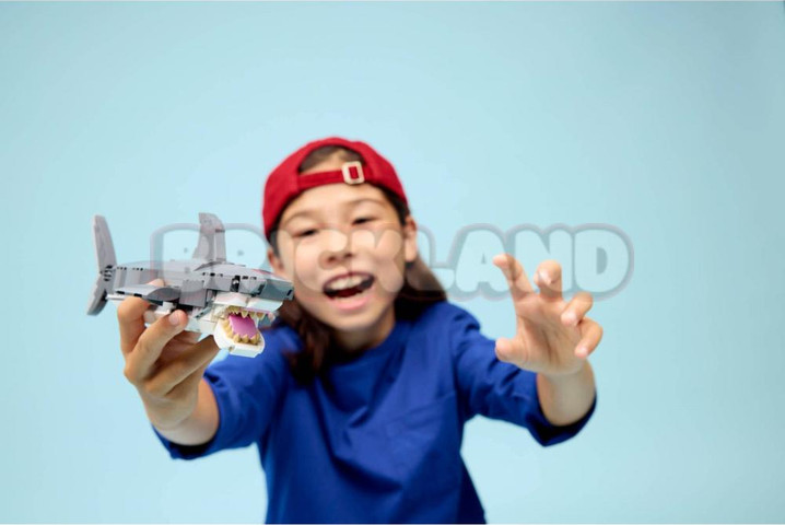 לגו קריאטור כריש פרא עם תיבת אוצר 31381 - Lego