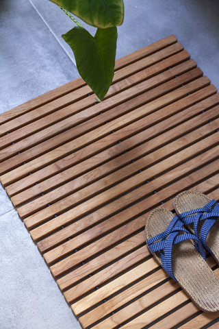 שטיח עץ טיק גדול BATH MAT