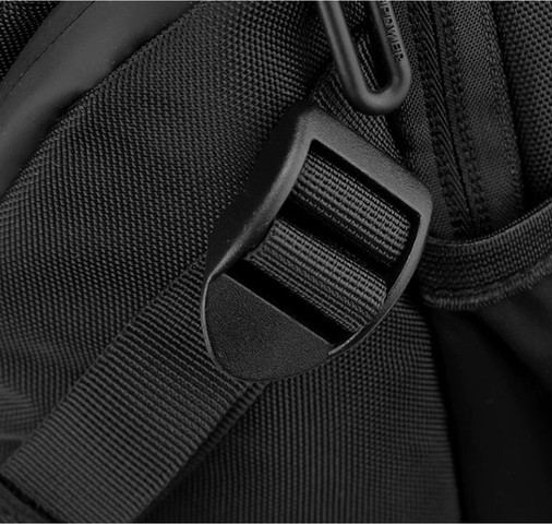 תיק צד כתף Thoron™ Signature של כאמל מאונטיין – 7 ליטר, מתאים לאייפד 9.7" - כחול כהה