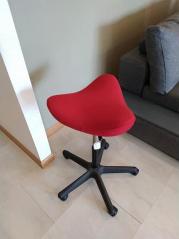 כסא השענות דגם מוב עם גלגלים