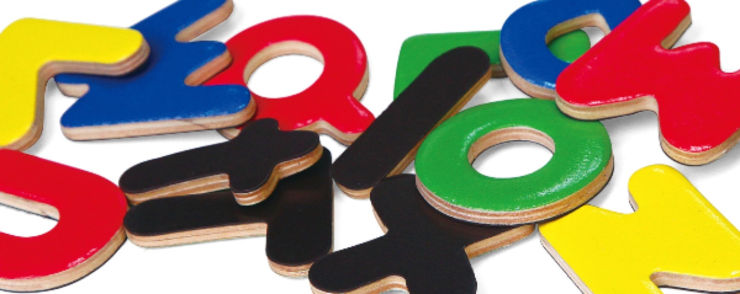 ABC אותיות מגנטיות בקופסת עץ רב פעמית - 52 יחידות