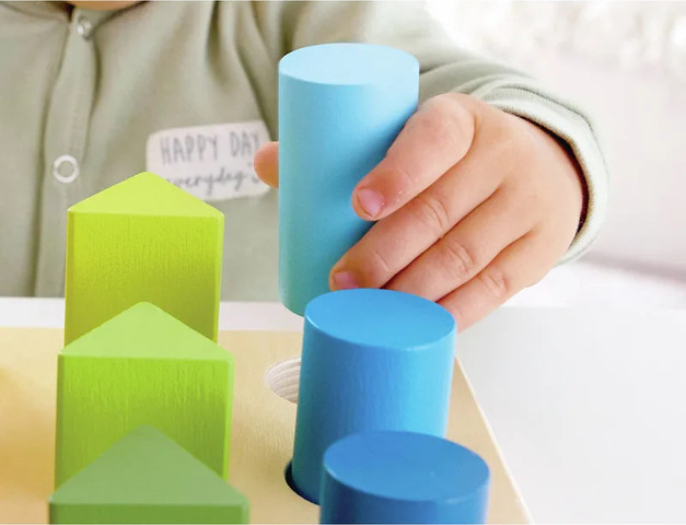 מיון צבעים וצורות - Hape