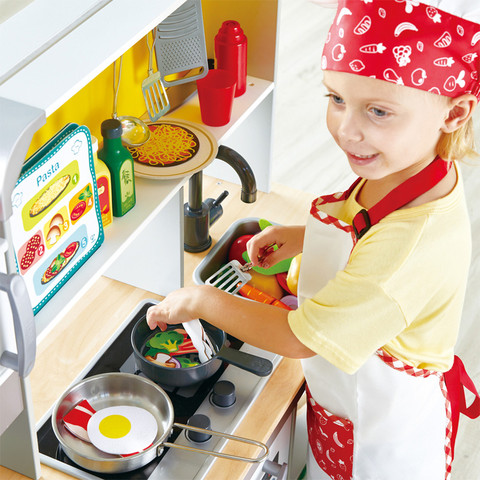 מטבח גדול עם כיריים אוויר וחשמל - Hape