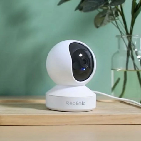 מצלמת אבטחה ביתית Reolink E1 V2 4MP WiFi לבן