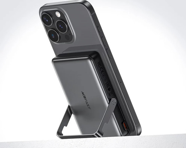 מטען נייד מגנטי ACEFAST M17 – קיבולת 10000mAh, הספק 22.5W ומעמד מתקפל מובנה