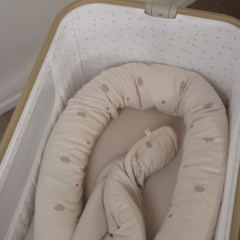 סט מצעים לעריסה נצמדת ליין גינה אורבנית – Open Side Crib Set