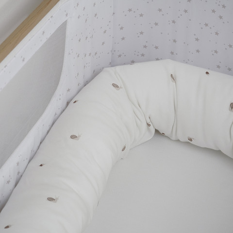 סט מצעים לעריסה נצמדת ליין גינה אורבנית – Open Side Crib Set