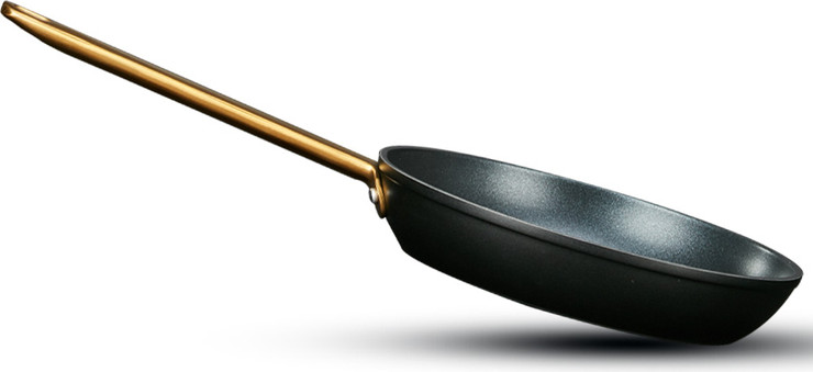 מחבת 28 ס"מ ENIGMA NONSTICK שחור ידיות זהב מבית Food appeal