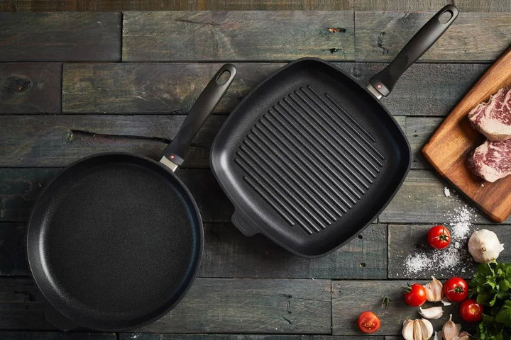 מחבת 28 ס"מ אינדוקציה nonstick מחוזק בגבישי יהלומים תוצרת Swiss Diamond