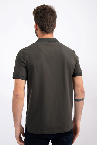 חולצת פולו לגבר דגם Slim Fit