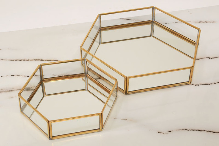 זוג מגשים EliotBrassGold בגודל 18X20X5 26X30X5 בצבע זהב