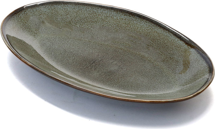פלטה אובלית STONE WARE MADRIO GREEN בעיצוב מוקפד, בעל טקסטורה עשירה ומראה נקי ואלגנטי.