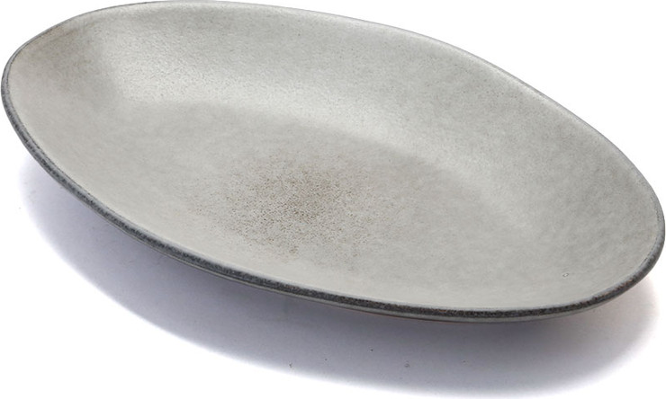 פלטה אובלית STONE WARE MADRIO MOCHA בעיצוב מוקפד, בעל טקסטורה עשירה ומראה נקי ואלגנטי.