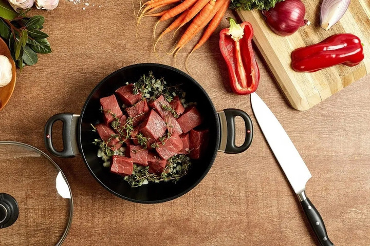 סיר נמוך 24 ס"מ 3 ל' אינדוקציה nonstick מחוזק בגבישי יהלומים תוצרת Swiss Diamond