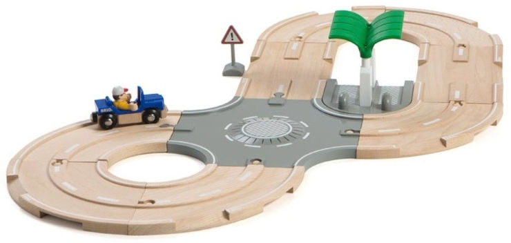 סט כביש עירוני עם תחנת תדלוק ודמות 13 חלקים מעץ