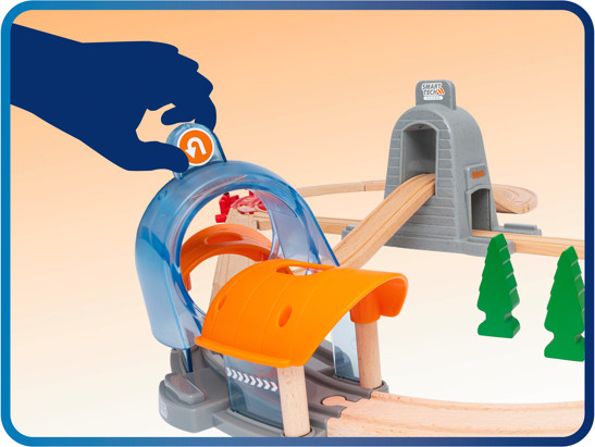 מסלול רכבת עם מנהרה 91 חלקים (עם מערכת קול חכמה) 33977 - Brio