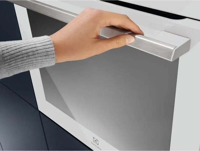 תנור בנוי פירוליטי - 71 ליטר Electrolux אלקטרולוקס Borderless Design EOP6526V