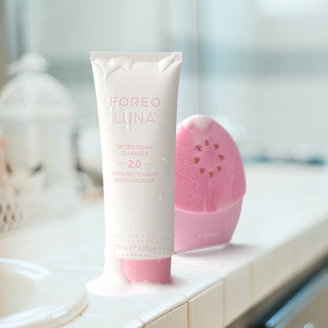 LUNA™ Micro-Foam Cleanser תכשיר ניקוי פנים