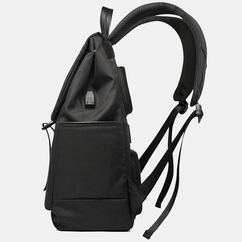 תיק גב Multi™ Pro למחשב 15.6 אינץ' עם יציאת USB - שחור