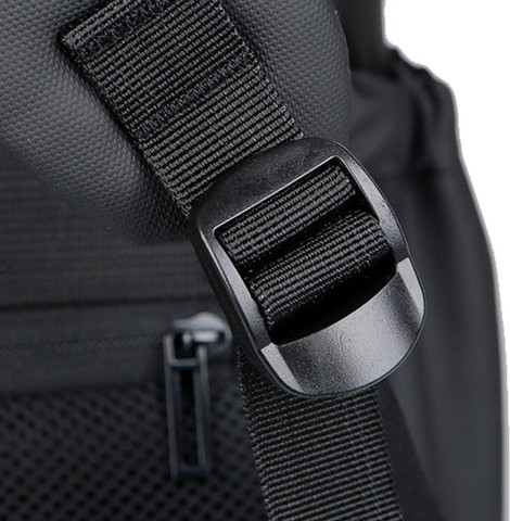 תיק עסקים The Tech-Transporter 35L למחשב 17 אינץ' יציאת USB מבית כאמל מאונטין - אפור