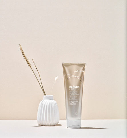 מרכך מבהיר לשיער בלונד Brightening Conditioner - גודל 1 ליטר