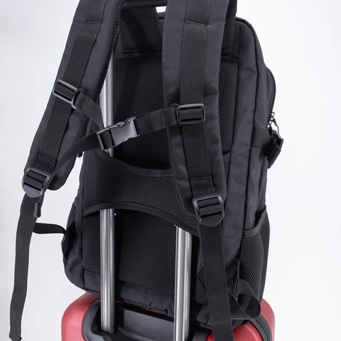 תיק גב עם תא ללפטופ דגם Buzz מבית המותג השוויצרי Swissbrand צבע ירוק