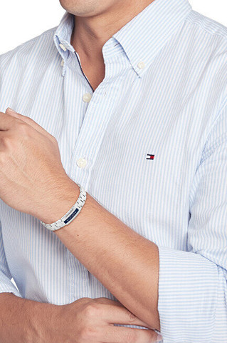 TH-2790485 עם לוגו המותג דגם ICONIC STRIPES מקולקציית TOMMY HILFIGER צמיד מתכת לגבר של המותג