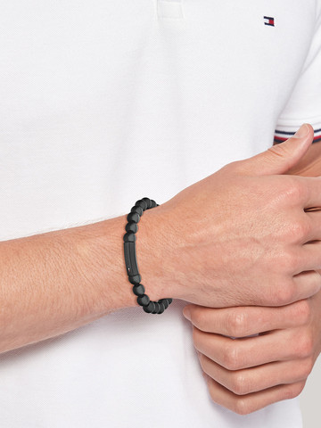 TH-2790581 עם לוגו המותג דגם BEADS מקולקציית TOMMY HILFIGER צמיד חרוזים לגבר של המותג