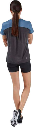שורט ריצה On Running לנשים