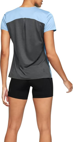 חולצת אימון On Running לנשים