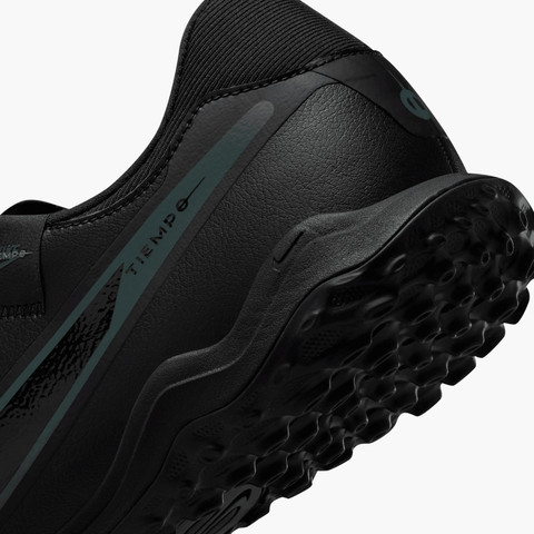 נעלי קטרגל לילדים ונוער – Nike Tiempo Legend בצבע שחור