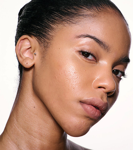 SKINFINISH LIGHTSTRUCK שימר נוזלי לאפקט מואר בכיסוי נבנה - EXTRA ORDINARY