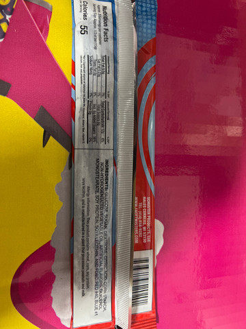 Face Twisters Sour Cherry & Blue Raspberry טופי חמוץ בטעמי אוכמניות ודובדבן