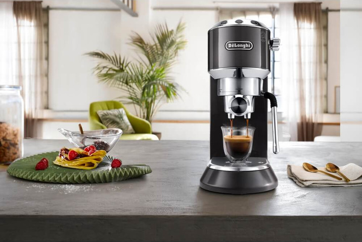 מכונת אספרסו ידנית משולבת זרבובית הקצפה DeLonghi דלונגי Dedica Arte EC885 אפור