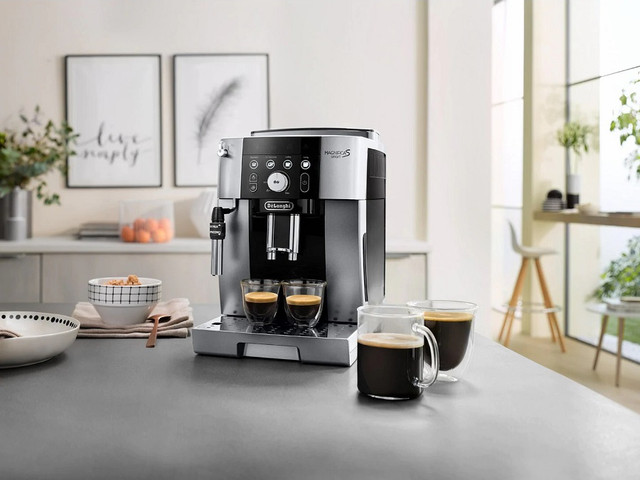 מכונת קפה אוטומטית טוחנת Delonghi דלונגי Magnifica S Smart ECAM250.23.SB