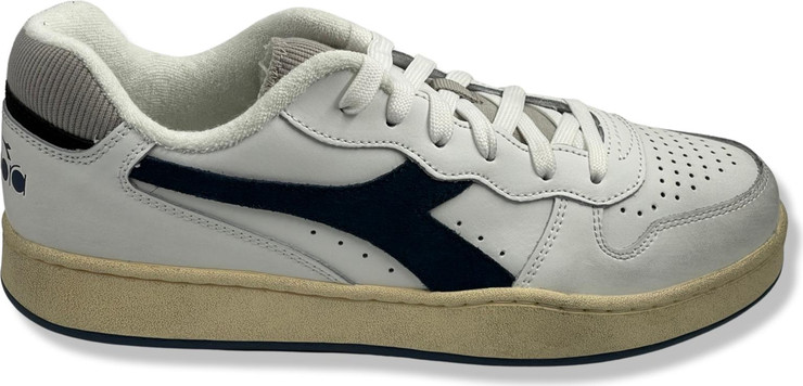 סניקרס אופנתיות לנוער מעור 36-41 Diadora MI Basket בצבע לבן עם לוגו כחול WC5161WHT