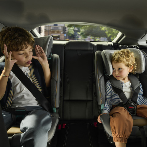 כסא בטיחות ובוסטר סיט & גו Seat&Go בטיחות ונוחות לאורך שנים - אפור Glam Grey