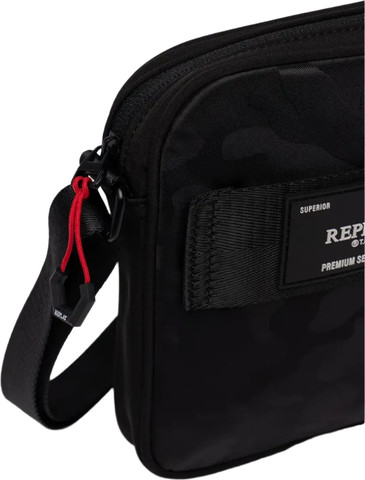 תיק צד / קרוסבודי שחור דגם CAMO CROSSBODY מבית המותג REPLAY