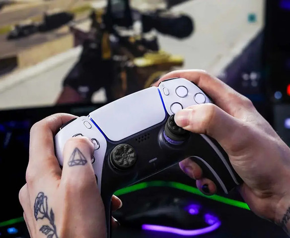 צמד מתאמים ארגונומיים לשלט גיימינג KontrolFreek PS5 | PS4 שחור