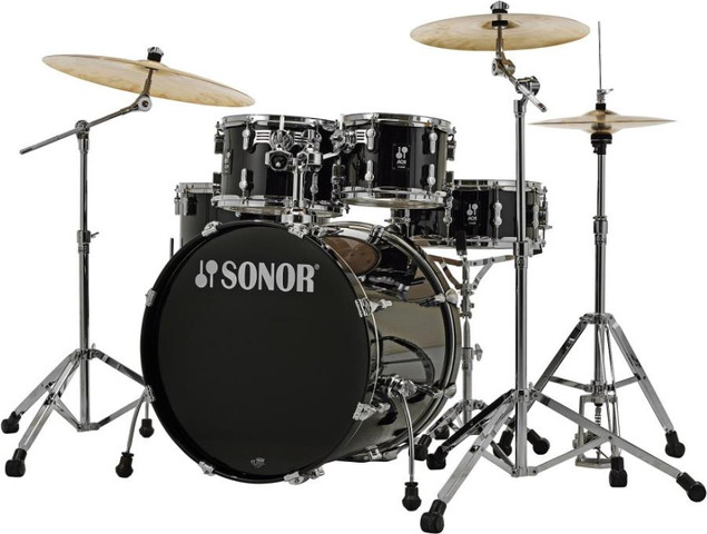 מערכת תופים 5 חלקים (2 אריזות) אביזרים "22  AQ1 Stage Set Piano Black