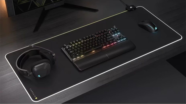 מקלדת גיימינג מכנית אלחוטית Corsair K70 Core TKL RGB