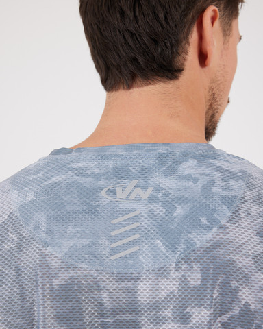 Vn Printed T חולצת ריצה לגבר הסדרה המודפסת בצבע הסוואה אפור - אפור כהה