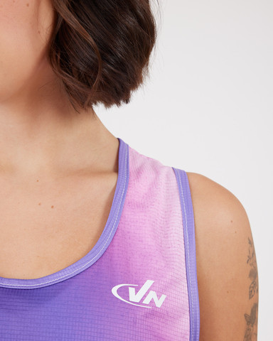 Vn Racer Tank - גופיית ריצה לנשים בצבע ורוד ערפל - ורוד