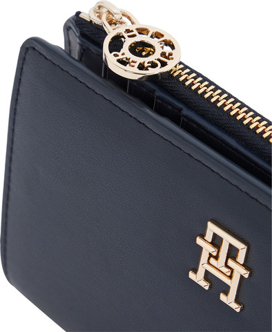 AW0AW16922-DW6 דגם TOMMY HILFIGER ארנק עור לאישה מבית