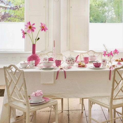 צלחת לעוגה בצבע ורוד 17 סמ Jolie Flowers מבית PIP STUDIO