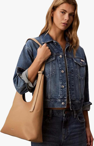 תיק קלווין קליין Webbing Adj Strap Large Shoulder Bag נשים - קלווין קליין - Brown