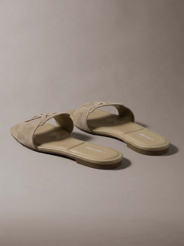 כפכפי קלווין קליין Square Flat Sndl Embl Suede נשים - קלווין קליין - Brown