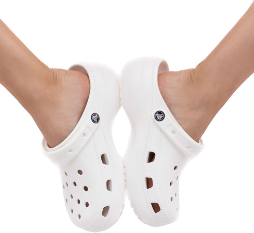Crocs Classic - נעלי קרוקס קלאסיים בצבע לבן לגברים ולנשים